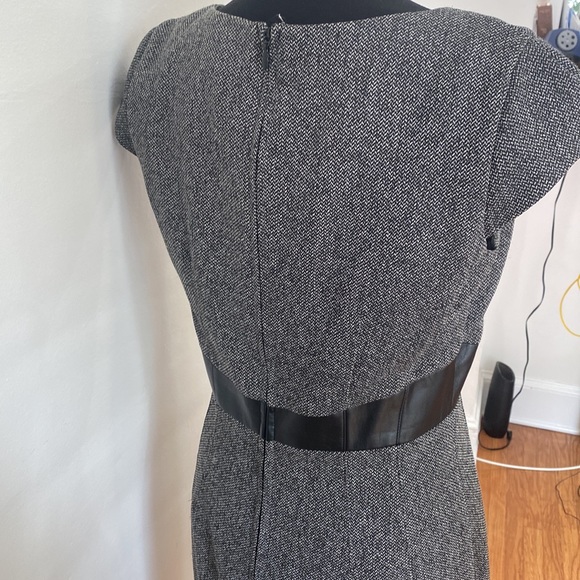 ABOUT MY BUSINESS DRESS. - Picture 3 of 4